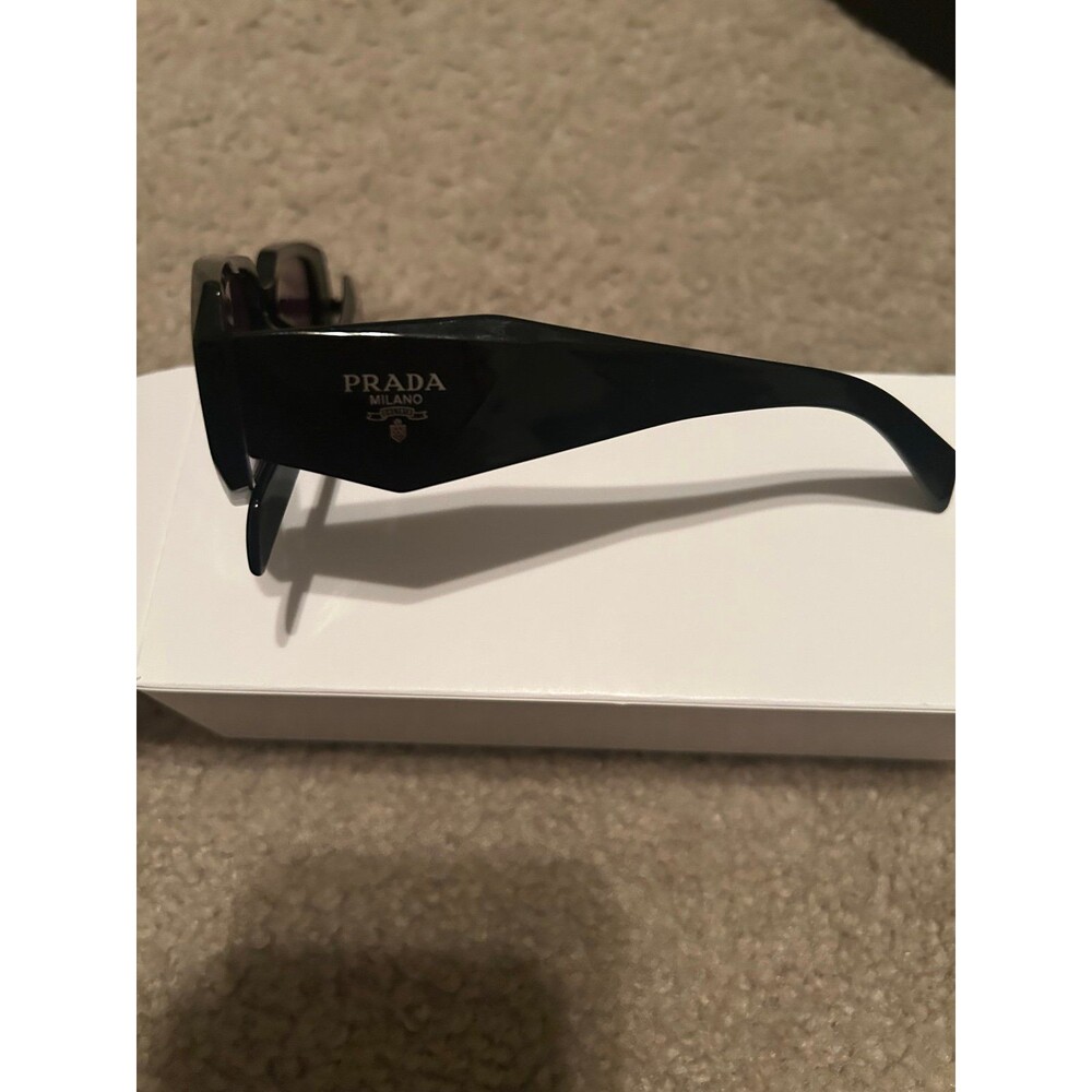 Designer sunglasses Black Frame Purple Lens 50-20-145